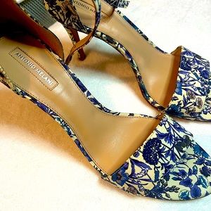 Brand New 9 1/2 Antonio Melani w/o tags. Never been worn.